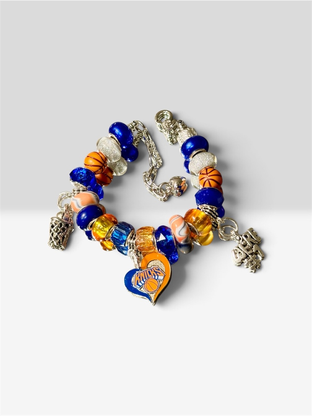 New York Knicks Beaded Charm Bracelet - Blue & Orange